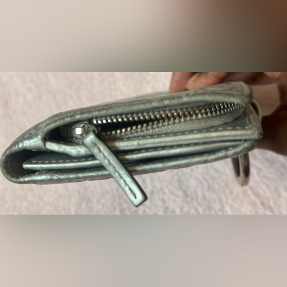 Gucci Leather Continental D-Ring Wallet - Picture 9 of 16